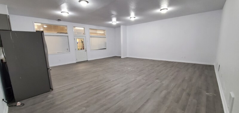 Building Photo - 320 N Tower Ave
