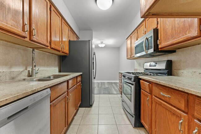 Building Photo - 1500 Robin Cir