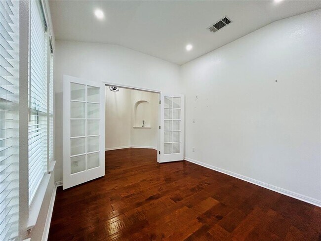 Building Photo - 240 Fort Mabry Loop