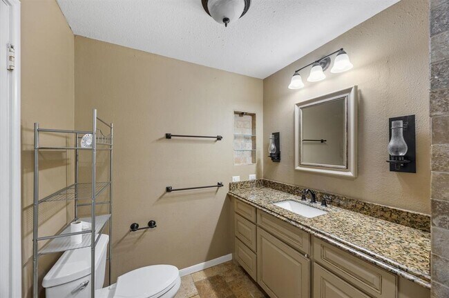 Building Photo - 8430 London Way Dr