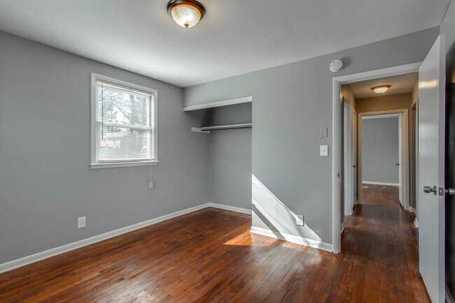 Building Photo - 3259 Panorama Dr