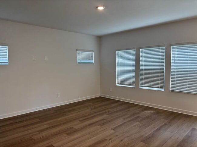 Building Photo - Brand New Build! 4 Bedrooms