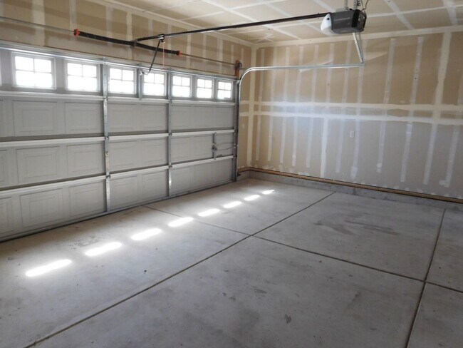 Building Photo - Damonte Ranch Single Level Home
