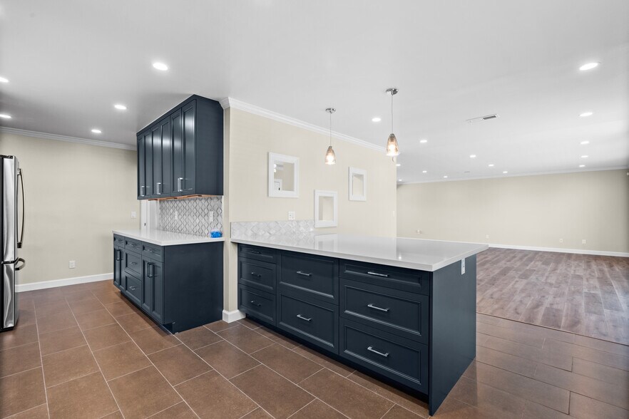 Building Photo - 2480 Ardee Ln