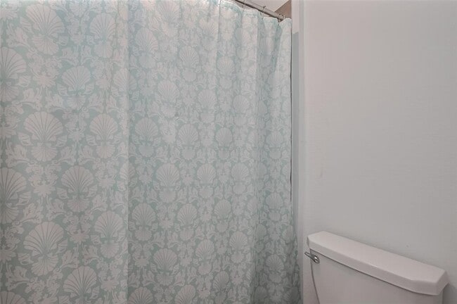 Building Photo - 21611 Shadowbrook Birch Dr