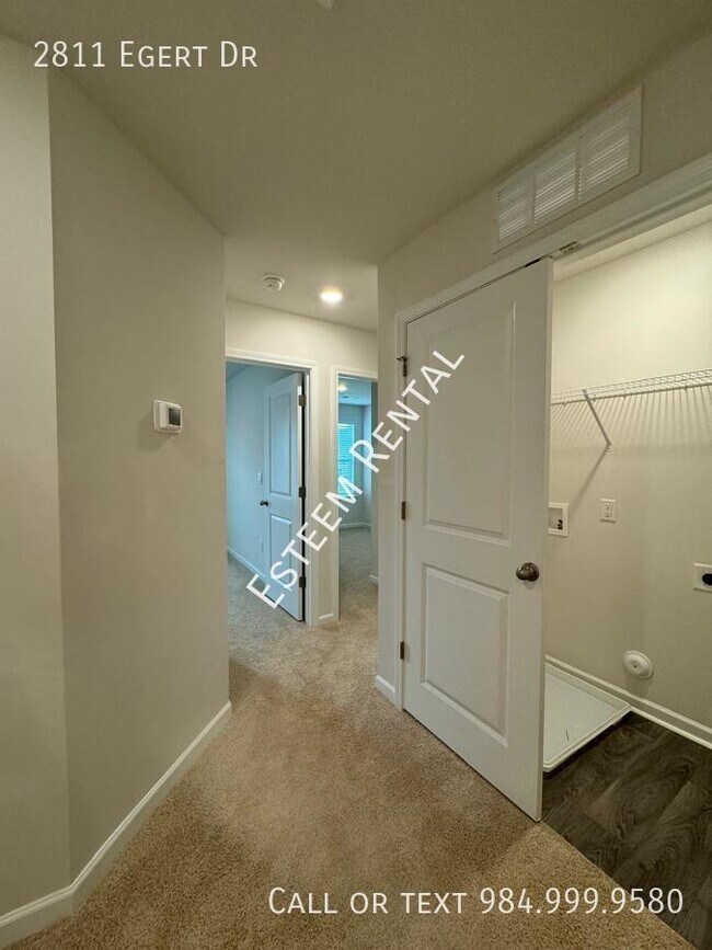 Building Photo - 2811 Egert Dr