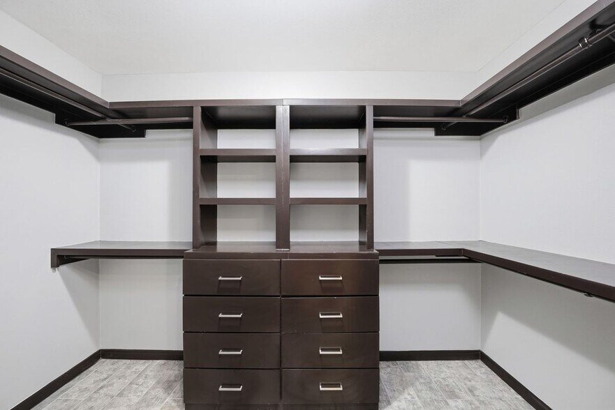 Building Photo - 4000 S Las Nubes