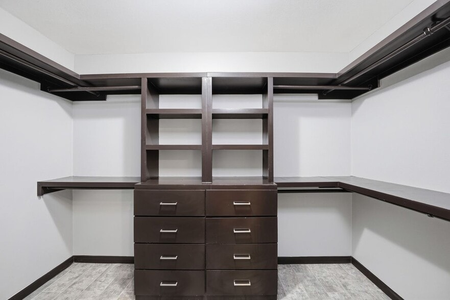 Building Photo - 4000 S Las Nubes St