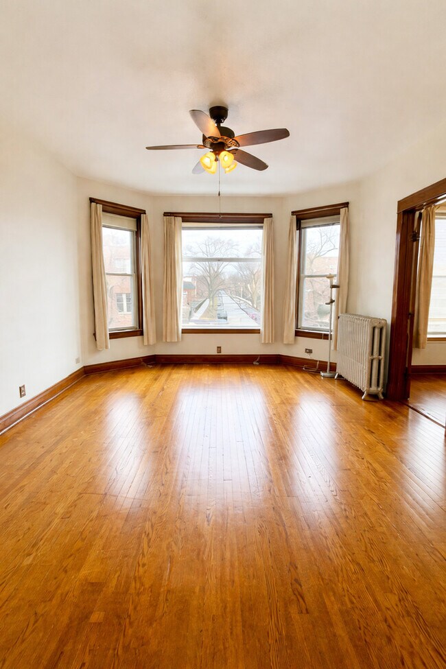 Building Photo - 2729 W Hirsch St