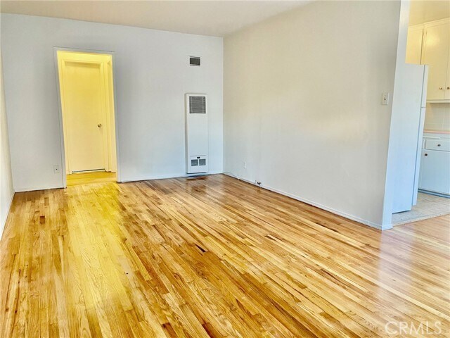 Building Photo - 1433 N Bronson Ave