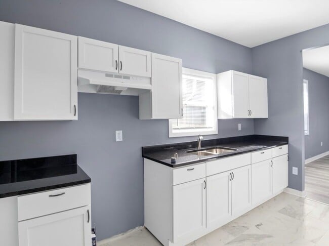 Building Photo - 1635 Cruft St