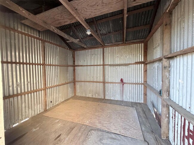 Building Photo - 1504 Watterson Rd