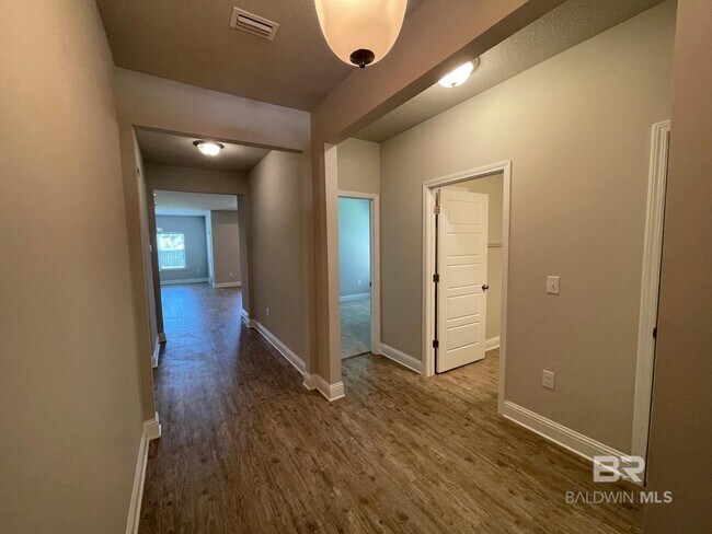 Building Photo - 31689 Kestrel Loop