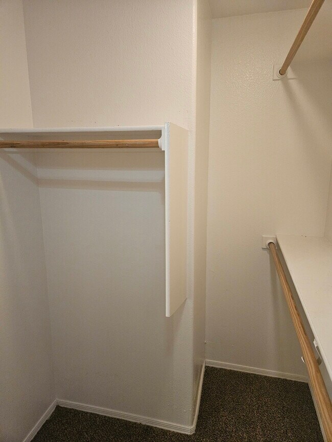 Building Photo - 7520 E Earll Dr