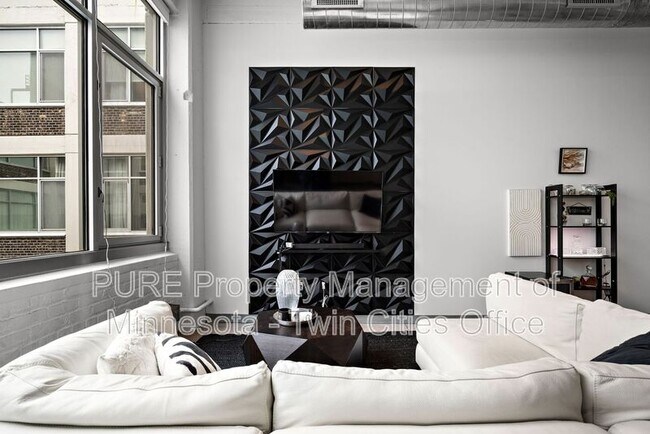 Building Photo - 700 N Washington Ave