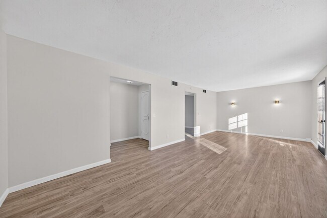 Building Photo - Now Accepting Section 8 –  3 Bedroom /2 Bath Florissant, MO