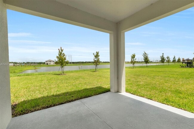 Building Photo - 9082 Venetian Sq