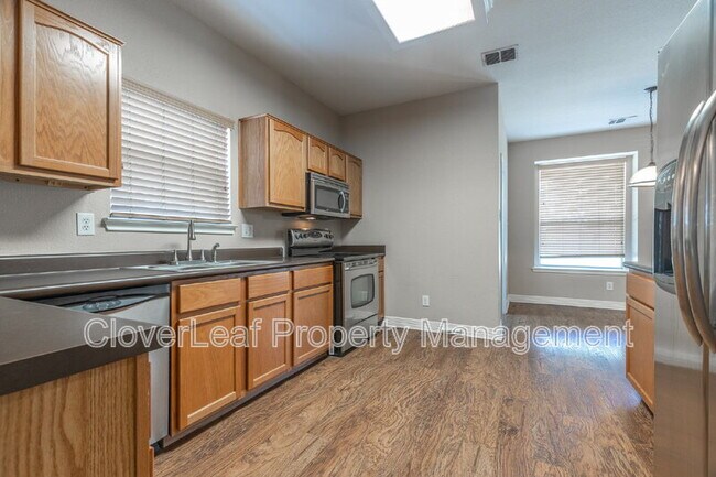 Building Photo - 6323 Big Bend Cove