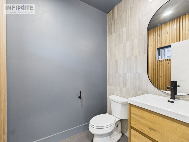 Building Photo - Modern Finishes & Bozeman Living!