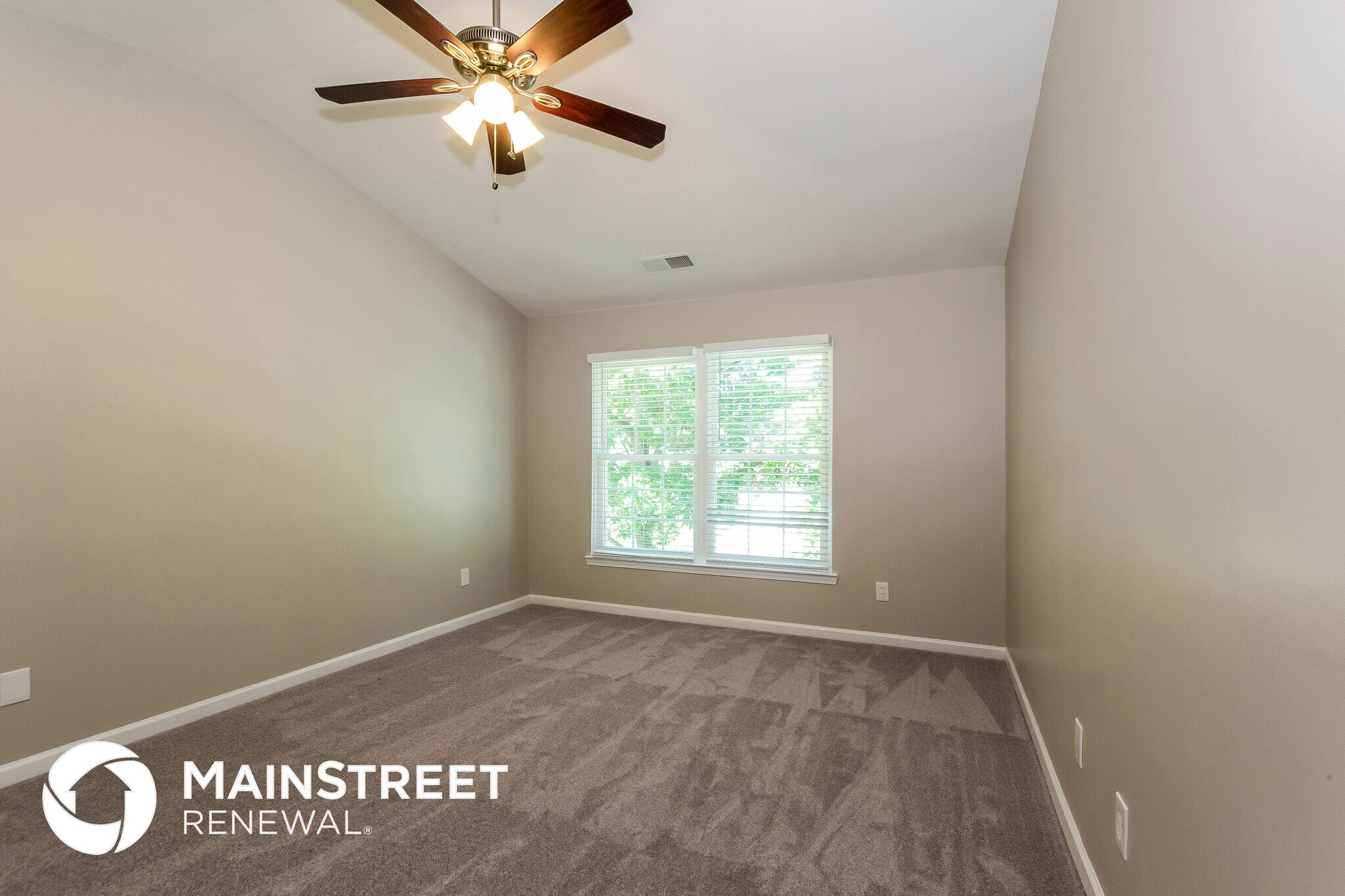 Building Photo - 8008 Leisure Ln