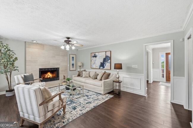 Building Photo - 4229 N Mountain Rd NE