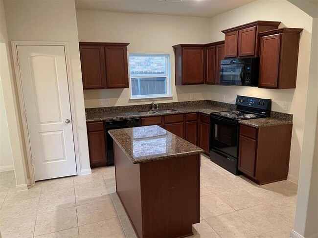 Building Photo - 2300 Sable Wood Dr