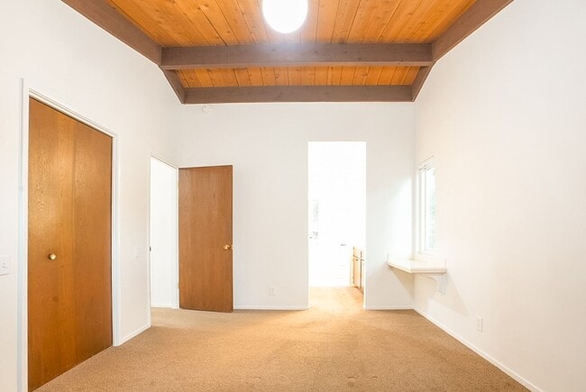 Building Photo - Charming 3-Bedroom Country House