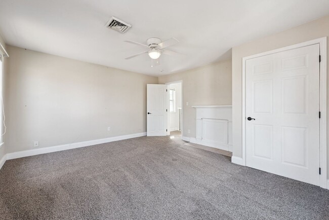 Building Photo - Stunning 2 Bedroom home in Greensburg available September 1!