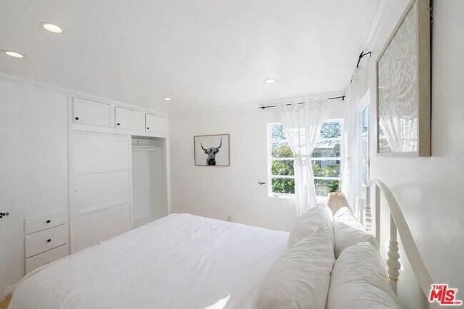 Building Photo - 1212 10th St