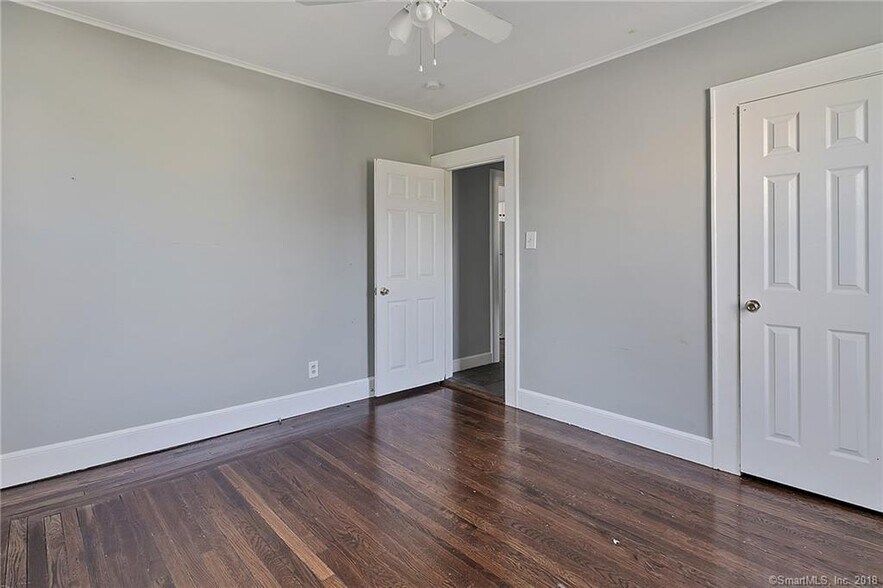 Building Photo - 107 Davis st