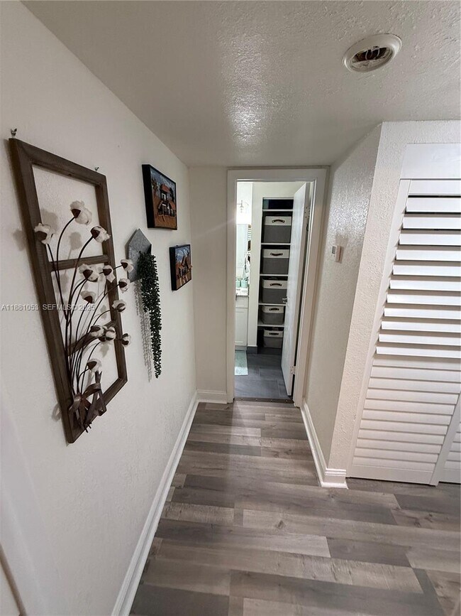 Building Photo - 7429 SW 152nd Ave