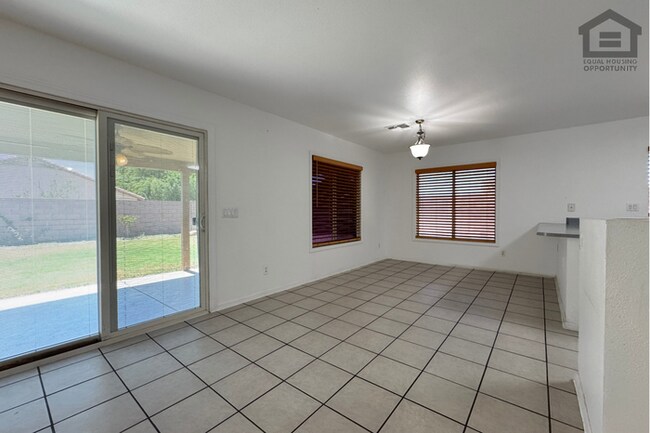 Building Photo - 5Bed/3Bath House at McDowell Rd/Avondale Blvd! Ready for Immediate Move-In!