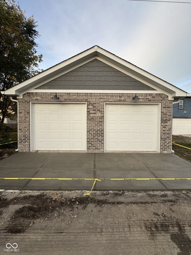 Building Photo - 2143 Columbia Ave