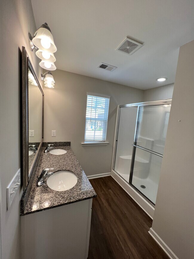 Building Photo - 117 Wheaton Ct