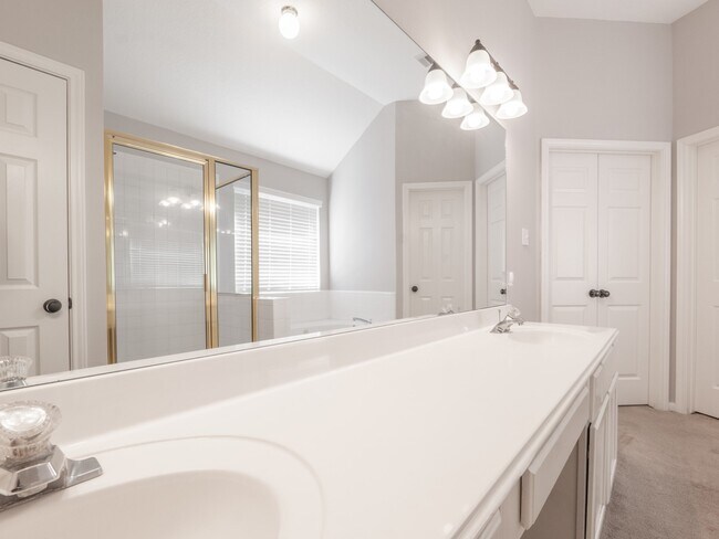 Building Photo - 12807 Village Way Dr