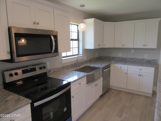 Building Photo - 2708 Amelia Ave