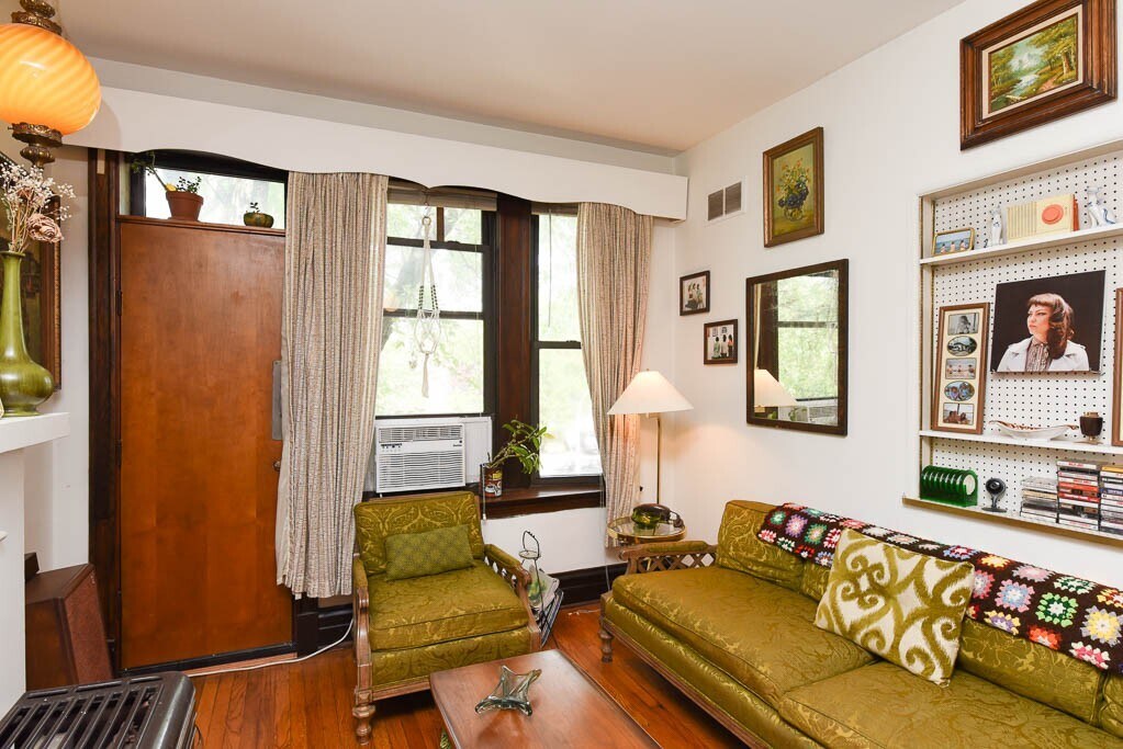 Building Photo - 2819 W Shakespeare Ave