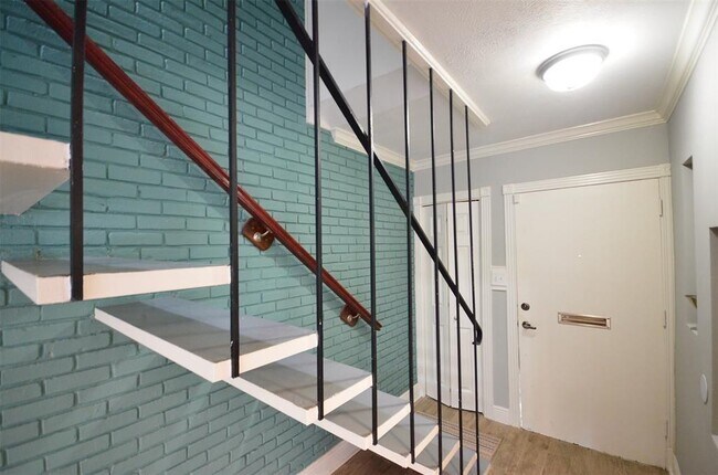 Building Photo - 9103 Braeburn Valley Dr