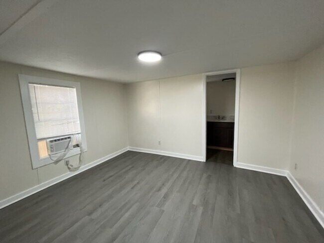 Building Photo - 678 Denton Blvd NW