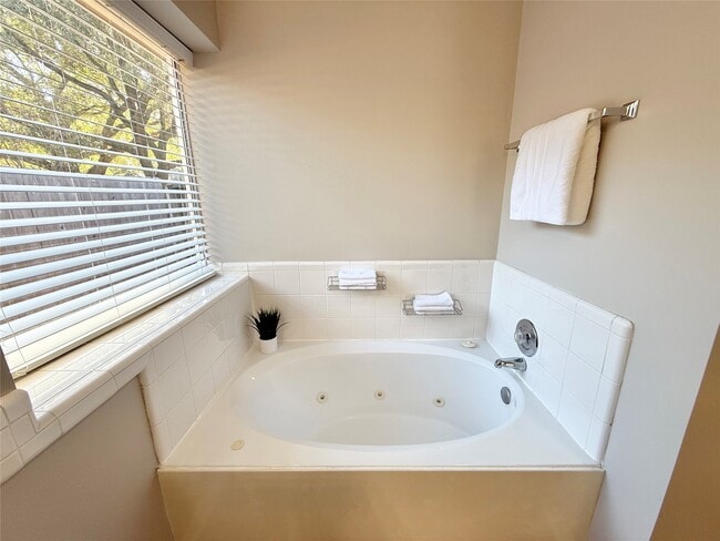 Building Photo - 1803 Moston Dr