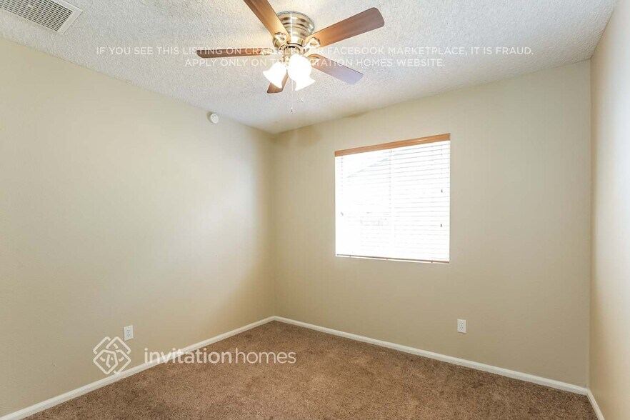 Building Photo - 917 W Lindner Ave
