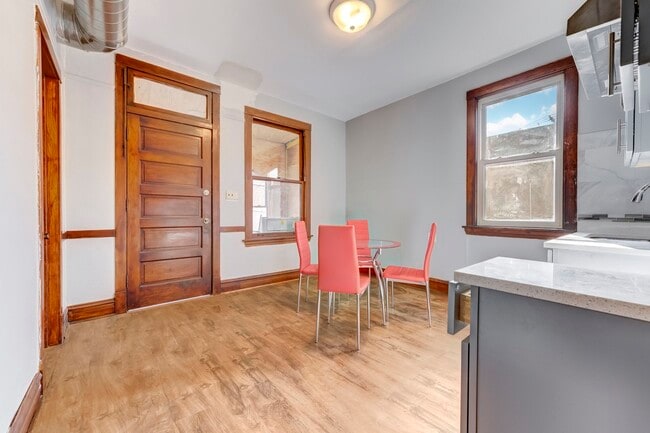 Building Photo - 2419 N Kostner Ave