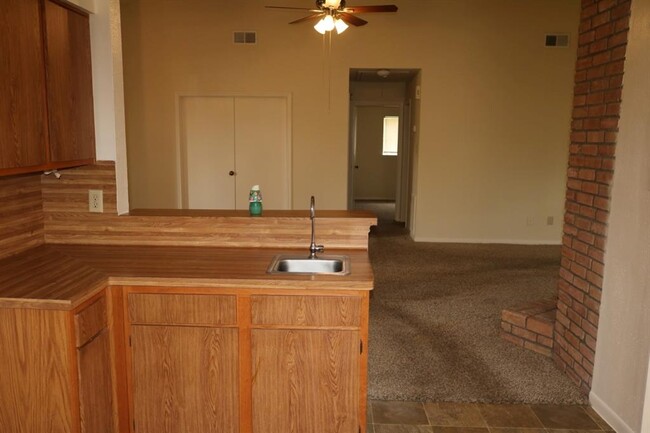 Building Photo - 1003 Cedar Post Ct