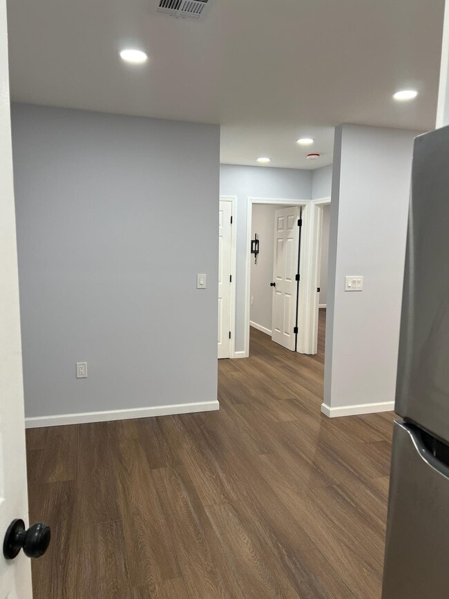 Building Photo - 384 Palisade Ave