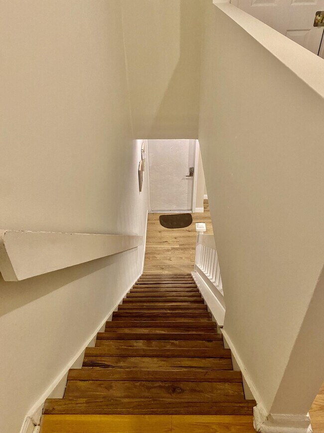 Building Photo - 1602 Montauk Dr