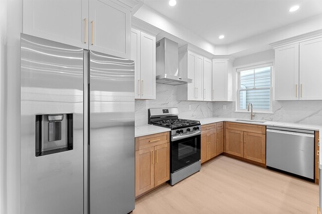 Building Photo - 6717 Madison St