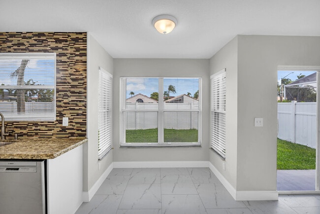 Building Photo - 491 SW 182nd Way