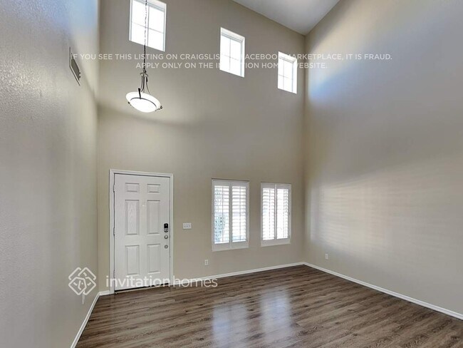 Building Photo - 13133 W Ventura St