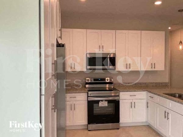 Building Photo - 1729 NW 11th Pl