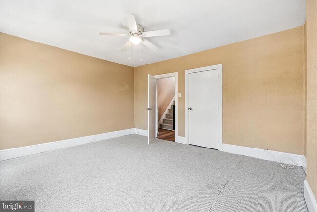 Building Photo - 206 Ripka St